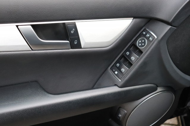 MERCEDES-BENZ C-KLASSE 180 AUT AVANTGARDE/SCHUIFDAK/CLIMA/CRUISE/STOELVERW., Carmix, OSS