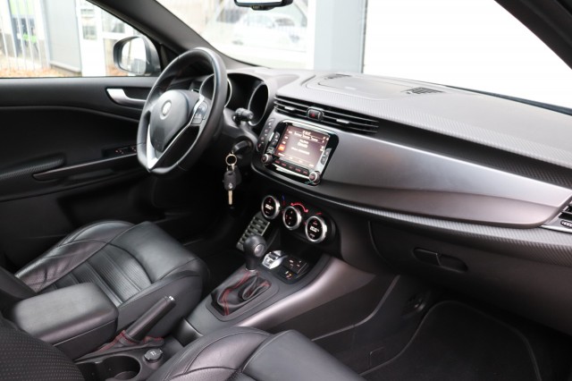 ALFA ROMEO GIULIETTA 1.6 JTDM SUPER AUT/LEER/NAVI/DAB/ORIG.NL, Carmix, OSS