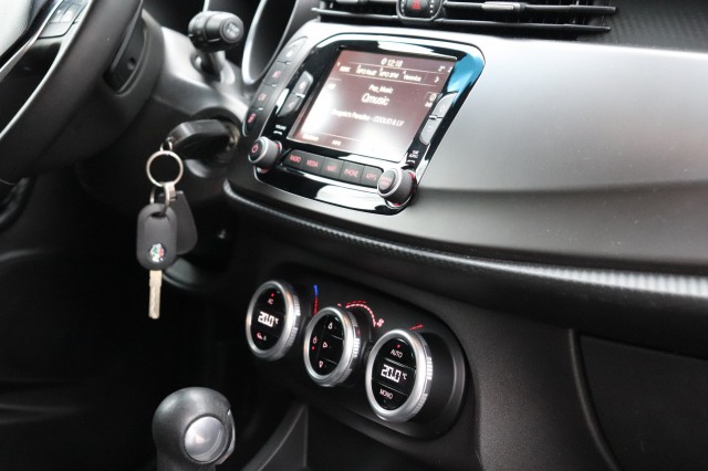 ALFA ROMEO GIULIETTA 1.6 JTDM SUPER AUT/LEER/NAVI/DAB/ORIG.NL, Carmix, OSS