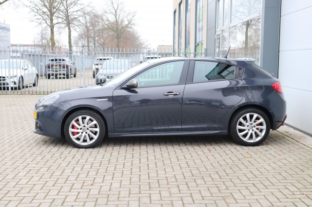 ALFA ROMEO GIULIETTA 1.6 JTDM SUPER AUT/LEER/NAVI/DAB/ORIG.NL, Carmix, OSS