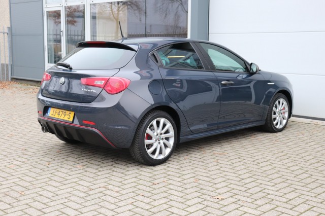 ALFA ROMEO GIULIETTA 1.6 JTDM SUPER AUT/LEER/NAVI/DAB/ORIG.NL, Carmix, OSS