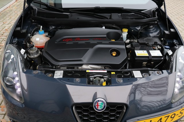 ALFA ROMEO GIULIETTA 1.6 JTDM SUPER AUT/LEER/NAVI/DAB/ORIG.NL, Carmix, OSS