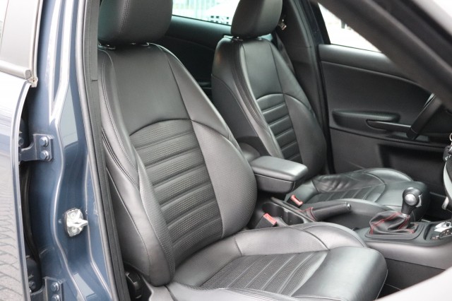 ALFA ROMEO GIULIETTA 1.6 JTDM SUPER AUT/LEER/NAVI/DAB/ORIG.NL, Carmix, OSS