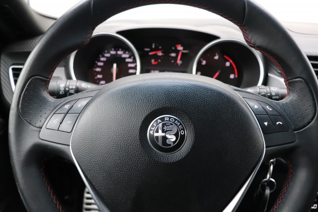 ALFA ROMEO GIULIETTA 1.6 JTDM SUPER AUT/LEER/NAVI/DAB/ORIG.NL, Carmix, OSS