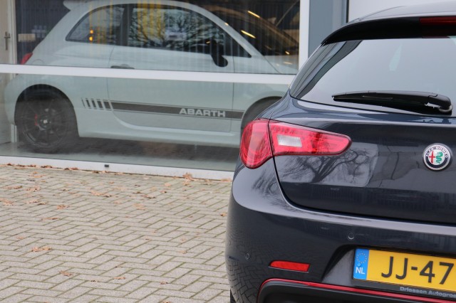 ALFA ROMEO GIULIETTA 1.6 JTDM SUPER AUT/LEER/NAVI/DAB/ORIG.NL, Carmix, OSS