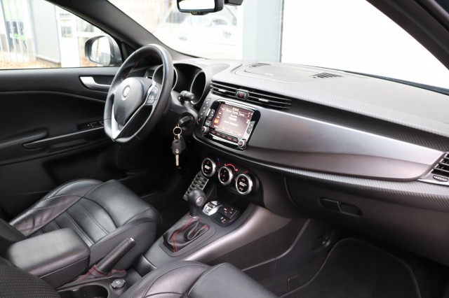 ALFA ROMEO GIULIETTA 1.6 JTDM SUPER AUT/LEER/NAVI/DAB/ORIG.NL, Carmix, OSS