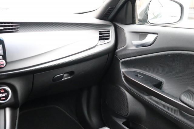 ALFA ROMEO GIULIETTA 1.6 JTDM SUPER AUT/LEER/NAVI/DAB/ORIG.NL, Carmix, OSS