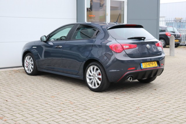 ALFA ROMEO GIULIETTA 1.6 JTDM SUPER AUT/LEER/NAVI/DAB/ORIG.NL, Carmix, OSS
