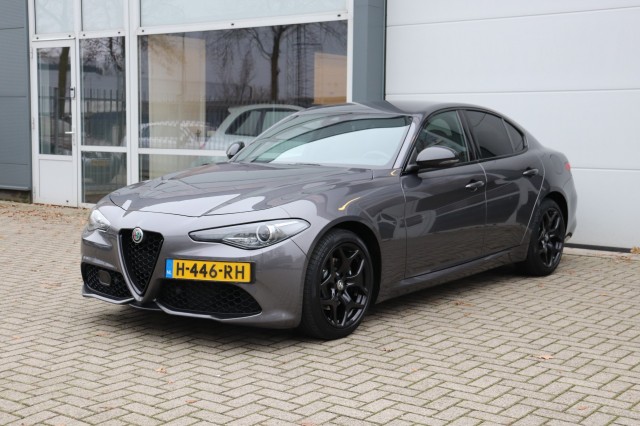 ALFA ROMEO GIULIA 2.0T SUPER AUT/SPORTST./A.CARPLAY/STOEL/STUURVERW./18'', Carmix, OSS