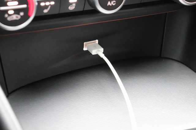 ALFA ROMEO GIULIA 2.0T SUPER AUT/SPORTST./A.CARPLAY/STOEL/STUURVERW./18'', Carmix, OSS