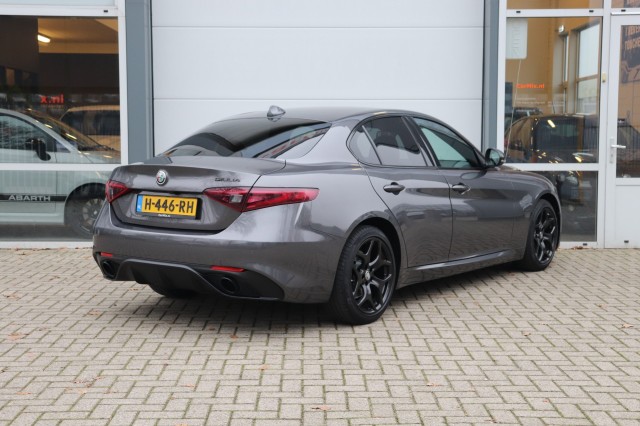 ALFA ROMEO GIULIA 2.0T SUPER AUT/SPORTST./A.CARPLAY/STOEL/STUURVERW./18'', Carmix, OSS