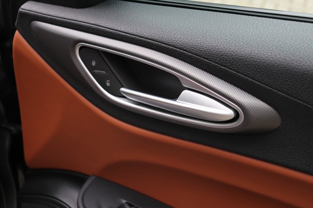 ALFA ROMEO GIULIA 2.0T SUPER AUT/SPORTST./A.CARPLAY/STOEL/STUURVERW./18'', Carmix, OSS