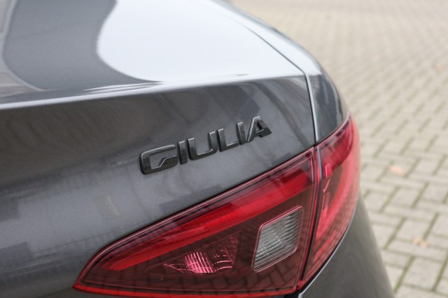 ALFA ROMEO GIULIA 2.0T SUPER AUT/SPORTST./A.CARPLAY/STOEL/STUURVERW./18'', Carmix, OSS