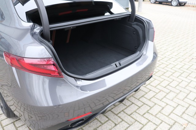 ALFA ROMEO GIULIA 2.0T SUPER AUT/SPORTST./A.CARPLAY/STOEL/STUURVERW./18'', Carmix, OSS
