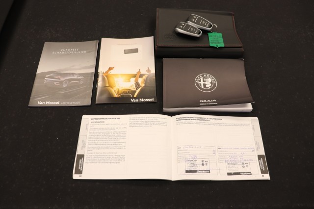 ALFA ROMEO GIULIA 2.0T SUPER AUT/SPORTST./A.CARPLAY/STOEL/STUURVERW./18'', Carmix, OSS