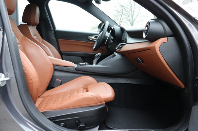 ALFA ROMEO GIULIA 2.0T SUPER AUT/SPORTST./A.CARPLAY/STOEL/STUURVERW./18'', Carmix, OSS