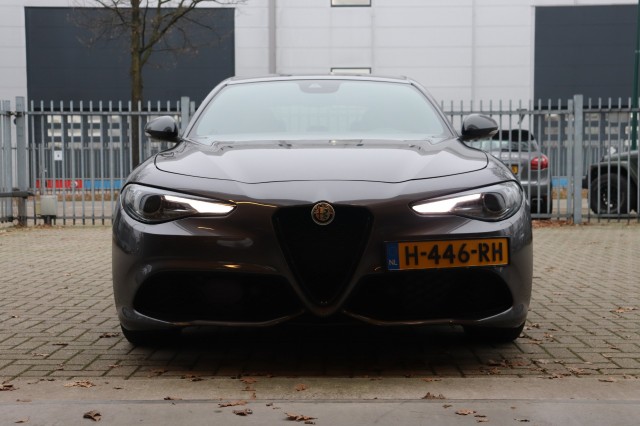 ALFA ROMEO GIULIA 2.0T SUPER AUT/SPORTST./A.CARPLAY/STOEL/STUURVERW./18'', Carmix, OSS