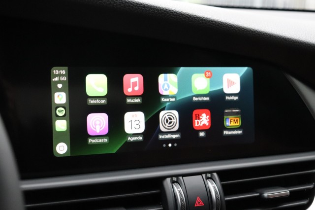 ALFA ROMEO GIULIA 2.0T SUPER AUT/SPORTST./A.CARPLAY/STOEL/STUURVERW./18'', Carmix, OSS