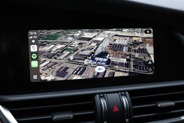 ALFA ROMEO GIULIA 2.0T SUPER AUT/SPORTST./A.CARPLAY/STOEL/STUURVERW./18'', Carmix, OSS