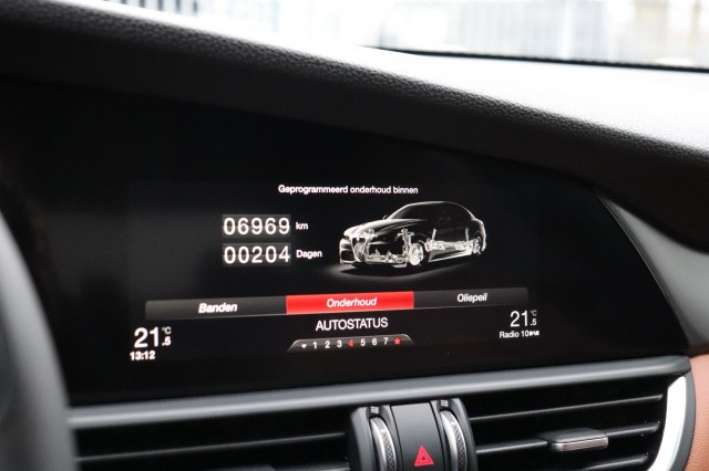 ALFA ROMEO GIULIA 2.0T SUPER AUT/SPORTST./A.CARPLAY/STOEL/STUURVERW./18'', Carmix, OSS