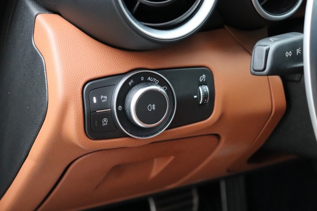 ALFA ROMEO GIULIA 2.0T SUPER AUT/SPORTST./A.CARPLAY/STOEL/STUURVERW./18'', Carmix, OSS