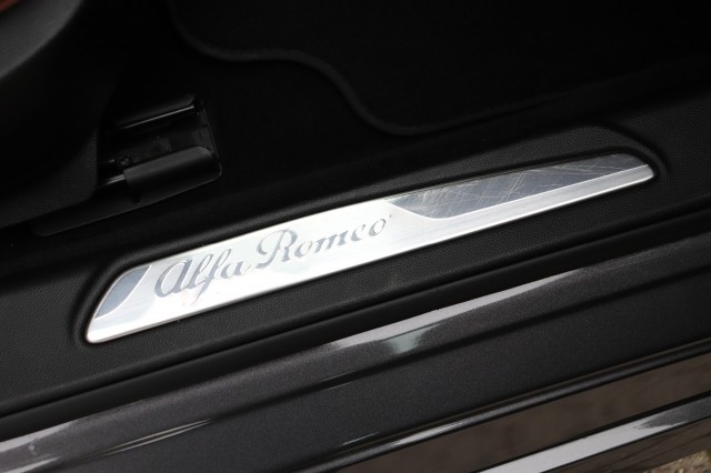 ALFA ROMEO GIULIA 2.0T SUPER AUT/SPORTST./A.CARPLAY/STOEL/STUURVERW./18'', Carmix, OSS