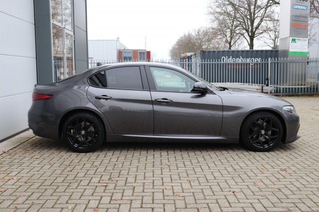 ALFA ROMEO GIULIA 2.0T SUPER AUT/SPORTST./A.CARPLAY/STOEL/STUURVERW./18'', Carmix, OSS