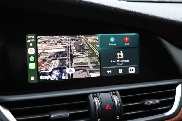 ALFA ROMEO GIULIA 2.0T SUPER AUT/SPORTST./A.CARPLAY/STOEL/STUURVERW./18'', Carmix, OSS