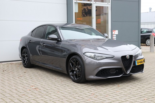 ALFA ROMEO GIULIA 2.0T SUPER AUT/SPORTST./A.CARPLAY/STOEL/STUURVERW./18'', Carmix, OSS