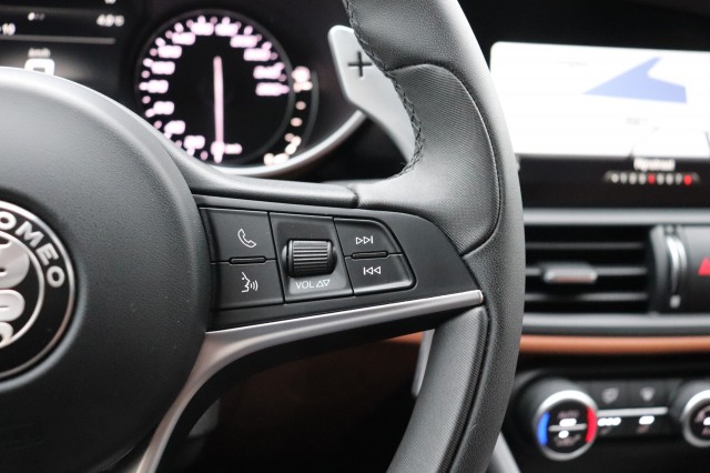 ALFA ROMEO GIULIA 2.0T SUPER AUT/SPORTST./A.CARPLAY/STOEL/STUURVERW./18'', Carmix, OSS