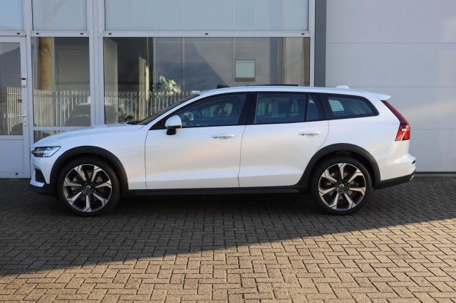 VOLVO V60 CC 2.0 B5 AWD ULTIMATE, Carmix, OSS