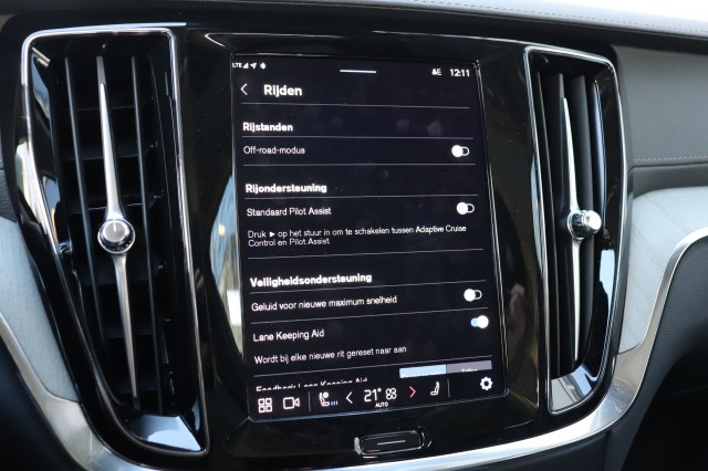 VOLVO V60 CC 2.0 B5 AWD ULTIMATE, Carmix, OSS