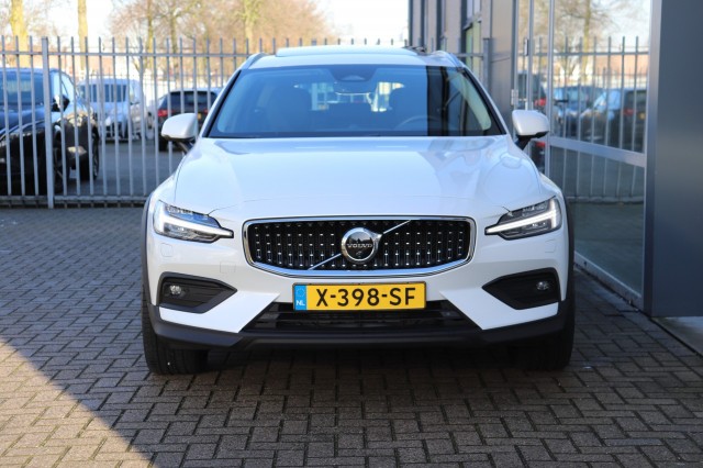 VOLVO V60 CC 2.0 B5 AWD ULTIMATE, Carmix, OSS