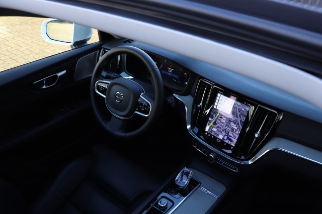 VOLVO V60 CC 2.0 B5 AWD ULTIMATE, Carmix, OSS