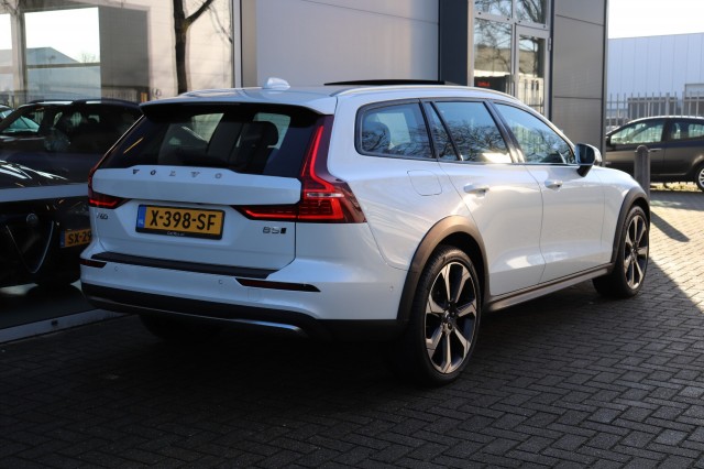 VOLVO V60 CC 2.0 B5 AWD ULTIMATE, Carmix, OSS