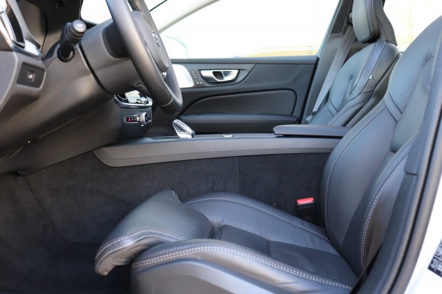 VOLVO V60 CC 2.0 B5 AWD ULTIMATE, Carmix, OSS