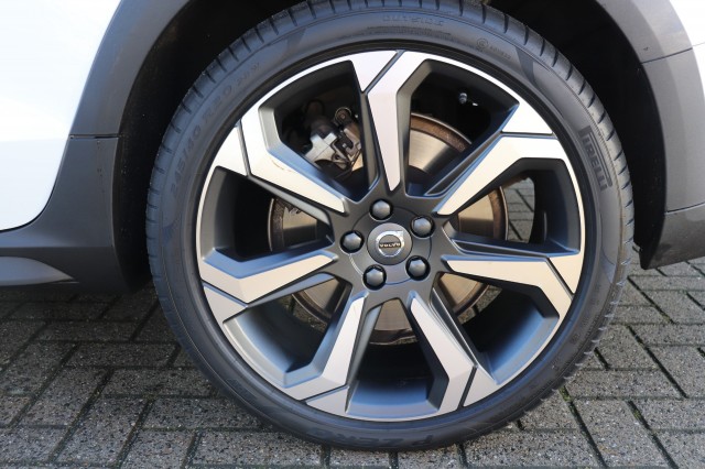 VOLVO V60 CC 2.0 B5 AWD ULTIMATE, Carmix, OSS