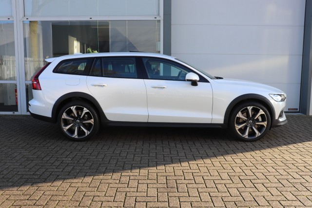 VOLVO V60 CC 2.0 B5 AWD ULTIMATE, Carmix, OSS