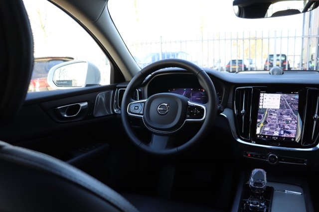 VOLVO V60 CC 2.0 B5 AWD ULTIMATE, Carmix, OSS