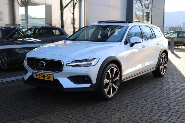 VOLVO V60 CC 2.0 B5 AWD ULTIMATE, Carmix, OSS