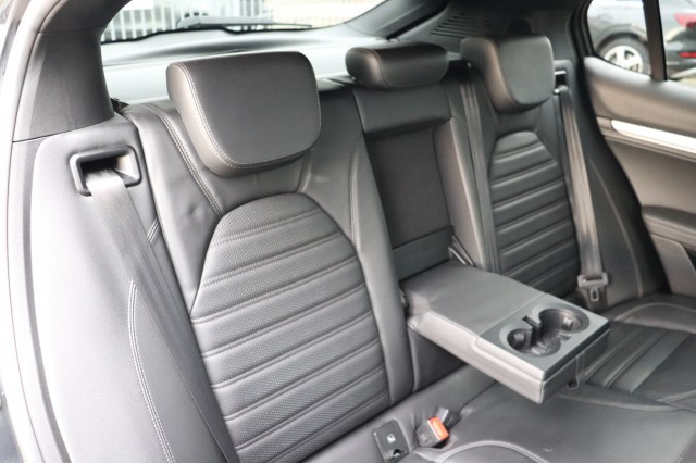 ALFA ROMEO STELVIO 2.0 T Q4 AWD SUPER AUT/A.CARPLAY/SPORTSTOELEN/STOEL/STUURVERW./1, Carmix, OSS