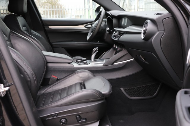 ALFA ROMEO STELVIO 2.0 T Q4 AWD SUPER AUT/A.CARPLAY/SPORTSTOELEN/STOEL/STUURVERW./1, Carmix, OSS