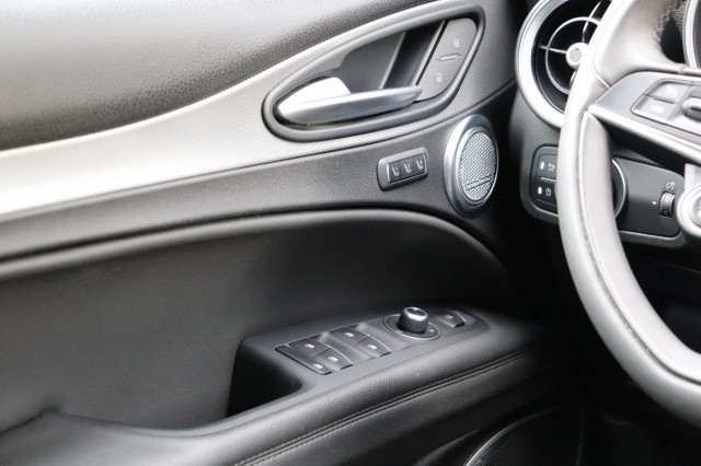 ALFA ROMEO STELVIO 2.0 T Q4 AWD SUPER AUT/A.CARPLAY/SPORTSTOELEN/STOEL/STUURVERW./1, Carmix, OSS