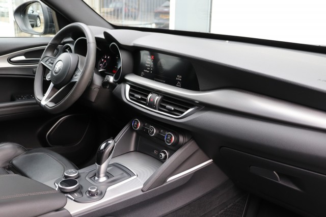 ALFA ROMEO STELVIO 2.0 T Q4 AWD SUPER AUT/A.CARPLAY/SPORTSTOELEN/STOEL/STUURVERW./1, Carmix, OSS