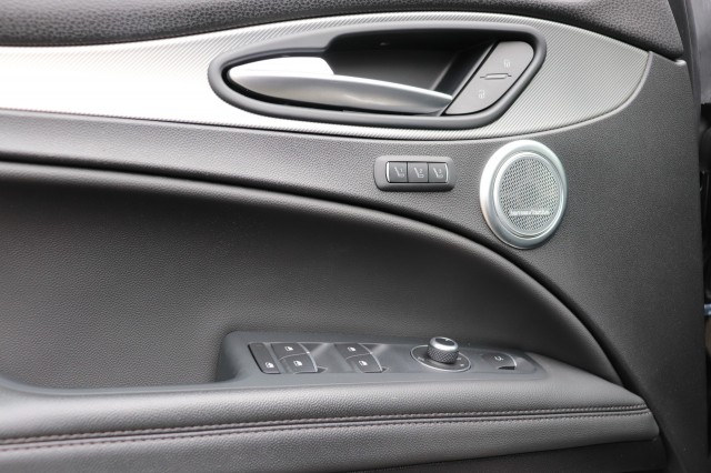 ALFA ROMEO STELVIO 2.0 T Q4 AWD SUPER AUT/A.CARPLAY/SPORTSTOELEN/STOEL/STUURVERW./1, Carmix, OSS