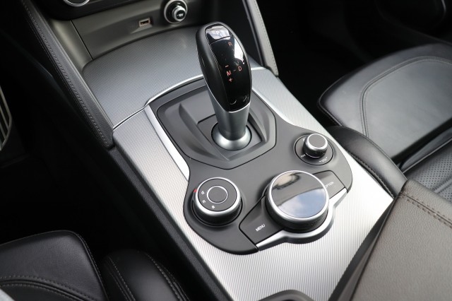 ALFA ROMEO STELVIO 2.0 T Q4 AWD SUPER AUT/A.CARPLAY/SPORTSTOELEN/STOEL/STUURVERW./1, Carmix, OSS