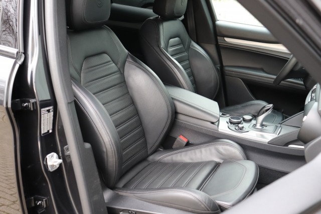 ALFA ROMEO STELVIO 2.0 T Q4 AWD SUPER AUT/A.CARPLAY/SPORTSTOELEN/STOEL/STUURVERW./1, Carmix, OSS