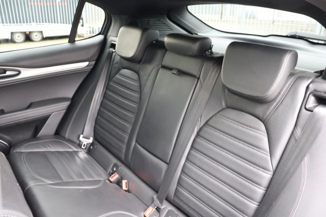 ALFA ROMEO STELVIO 2.0 T Q4 AWD SUPER AUT/A.CARPLAY/SPORTSTOELEN/STOEL/STUURVERW./1, Carmix, OSS