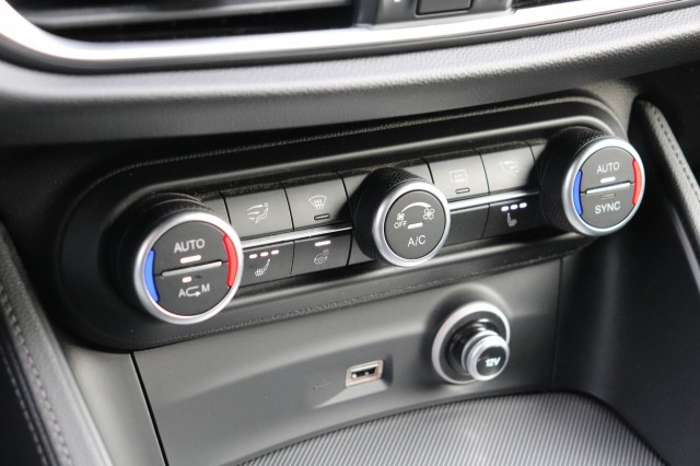 ALFA ROMEO STELVIO 2.0 T Q4 AWD SUPER AUT/A.CARPLAY/SPORTSTOELEN/STOEL/STUURVERW./1, Carmix, OSS