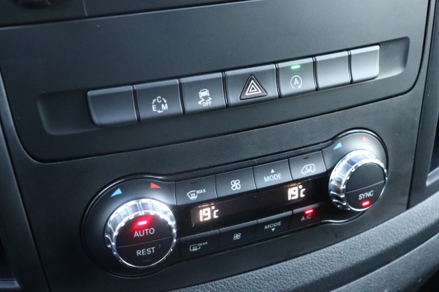 MERCEDES-BENZ VITO 119 CDI  LANG AUT(7)/3PERS/LED-ILS/CLIMA/CAMERA/PDC/SIDEBARS/17, Carmix, OSS